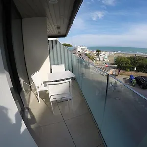 Serenissima Bilocale Con Terrazzo Frontemare , Caorle Italia